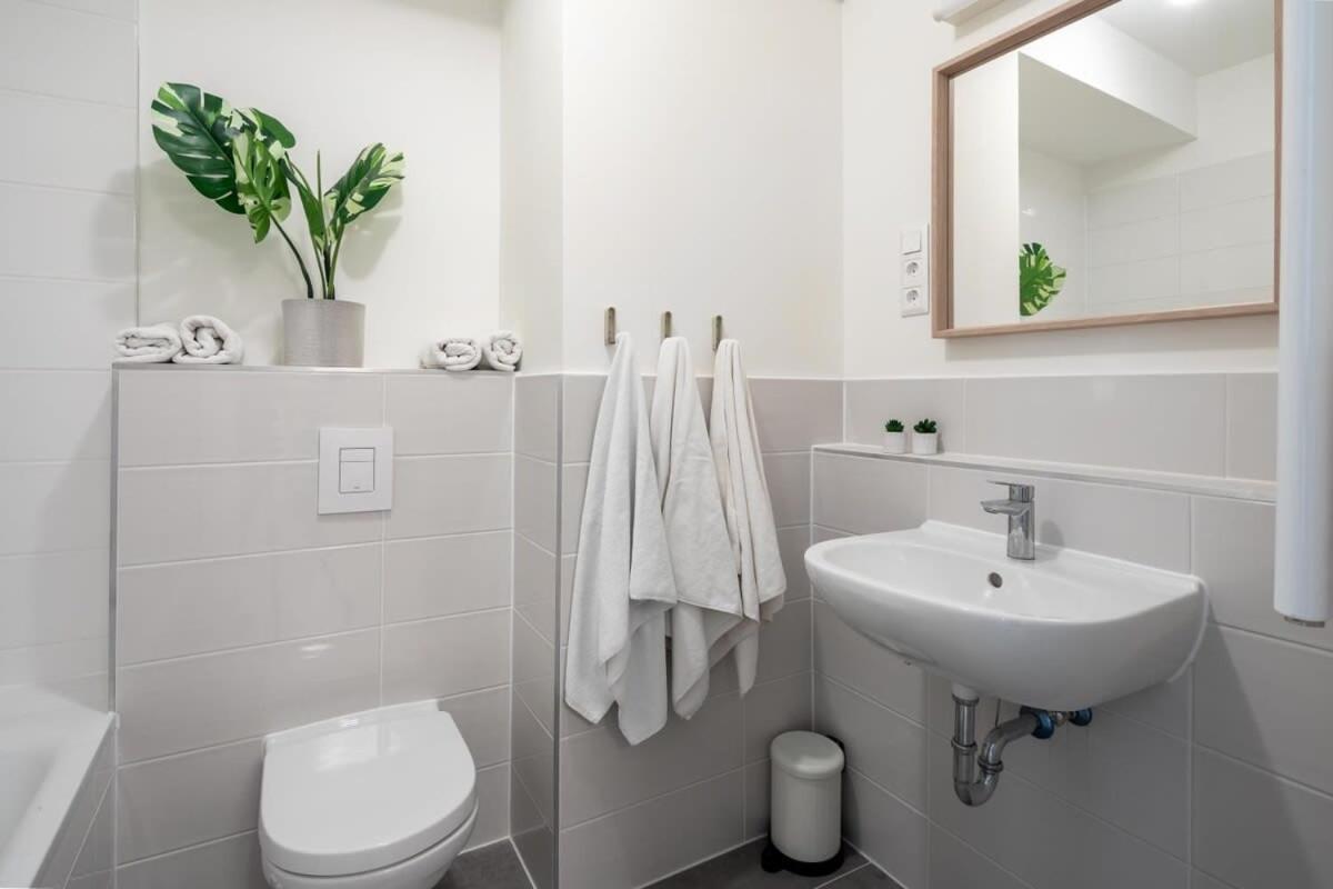 Modern Apt In Authentic Central Area 부다페스트 외부 사진