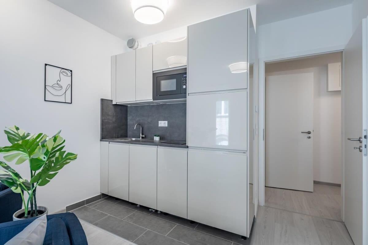 Modern Apt In Authentic Central Area 부다페스트 외부 사진