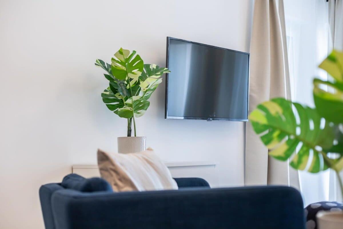 Modern Apt In Authentic Central Area 부다페스트 외부 사진