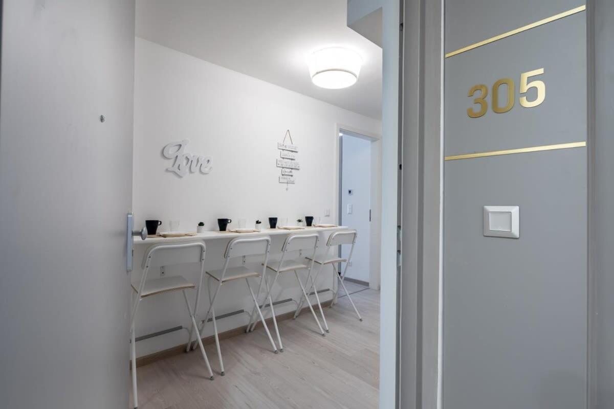 Modern Apt In Authentic Central Area 부다페스트 외부 사진